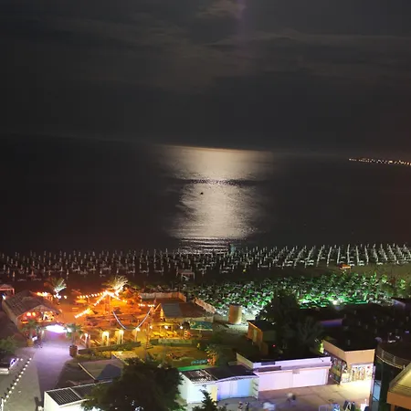 Mpm Astoria Σάνι Μπιτς