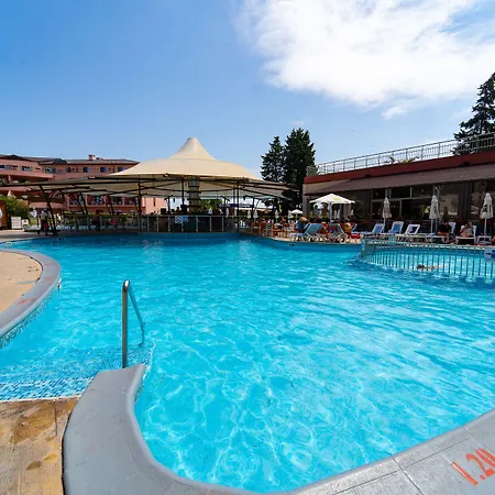 Mpm Astoria 4* ساني بيتش